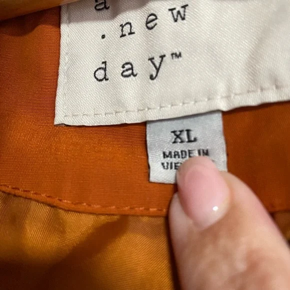 Universal Thread Trench Coat XL - Picture 2 of 2